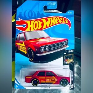 HOT WHEELS 2018 NIGHTBURNERZ SERIES 1971 DATSUN 510 MOMO RED LOC 36